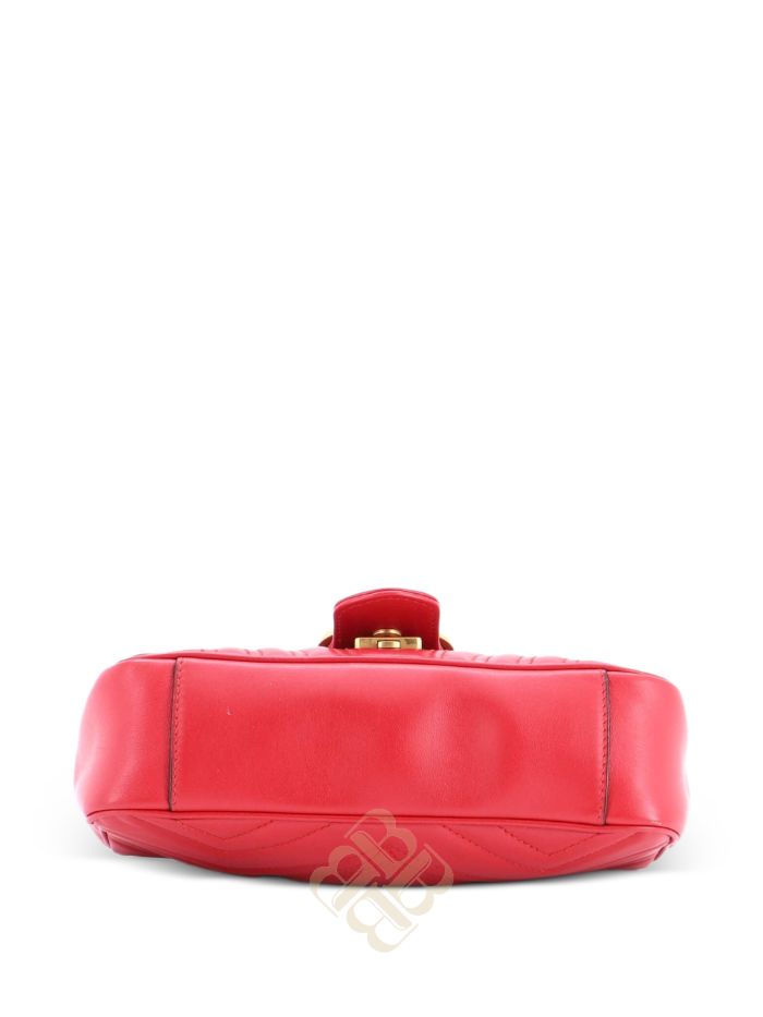 Túi đeo chéo Gucci GG Marmont Flap Bag Matelasse Leather Mini crossbody bag HLOYTV9OWIVVKE8L 2026 Túi đeo chéo Gucci GG Marmont Flap Bag Matelasse Leather Mini crossbody bag HLOYTV9OWIVVKE8L