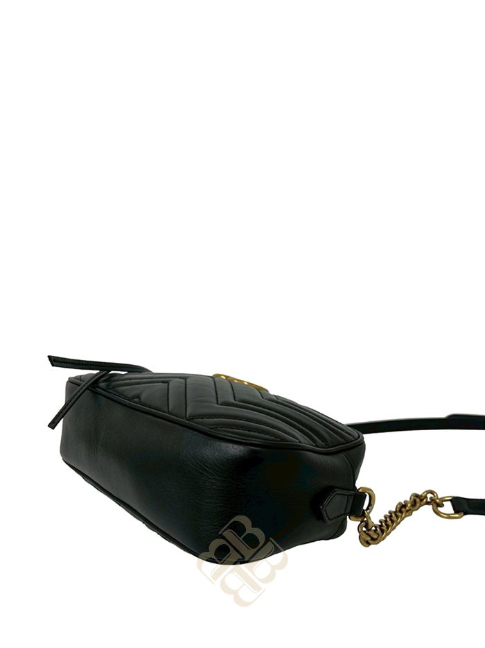 Túi đeo chéo Gucci Small GG Marmont Matelasse Calfskin crossbody bag TXEJNUW8XDV6GUR8 2026 Túi đeo chéo Gucci Small GG Marmont Matelasse Calfskin crossbody bag TXEJNUW8XDV6GUR8
