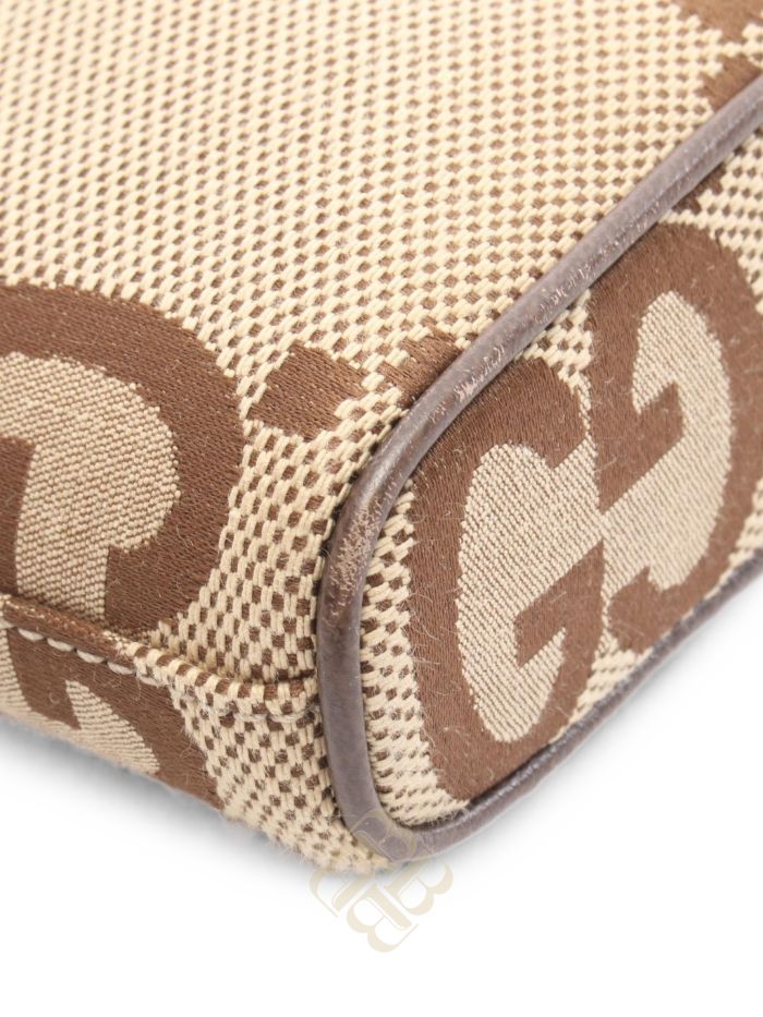 Túi xách đeo chéo Gucci 2010s Jumbo-GG messenger bag 1092173 2026 Túi xách đeo chéo Gucci 2010s Jumbo-GG messenger bag 1092173